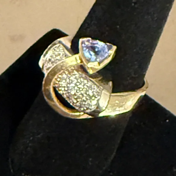 Tanzanite and diamond ring